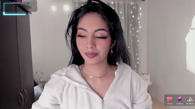 Miss Charlottet online show from November 15, 10:25 pm