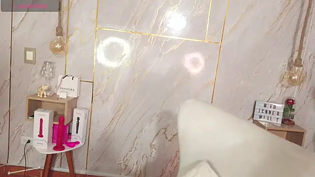 Miss Charlottet online show from March 18, 10:43 pm