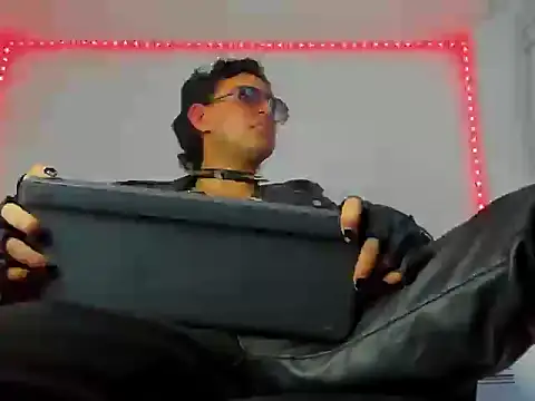 Snapshot of Alexxx_savage chatting on September 21, 4:06 am Alexxx savage online show from September 21, 4:06 am