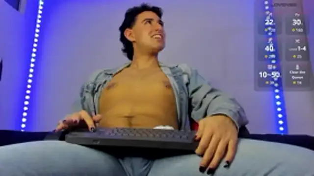 Snapshot of Alexxx_savage chatting on November 12, 4:27 am Alexxx savage online show from November 12, 4:27 am