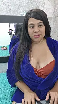 ALMAWHITE online show from December 5, 5:00 pm