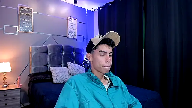 Snapshot of Room_69x chatting on September 11, 2:17 pm Room 69x online show from September 11, 2:17 pm