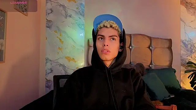 Room 69x online show from March 25, 12:04 pm