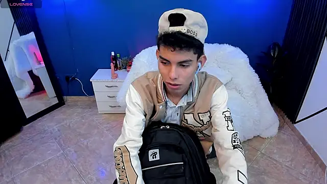 Room 69x online show from December 4, 3:16 am