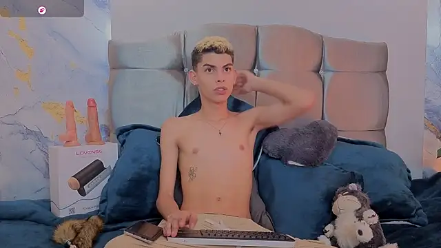 Room 69x online show from March 31, 4:31 pm