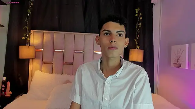 Room 69x online show from November 25, 3:45 pm