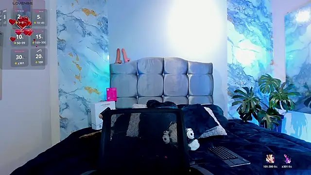 Room 69x online show from February 17, 3:31 pm