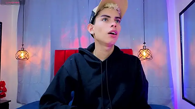 Room 69x online show from March 4, 12:35 pm