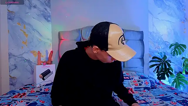 Room 69x online show from April 15, 12:53 pm