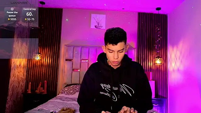 Room 69x online show from May 19, 12:23 pm