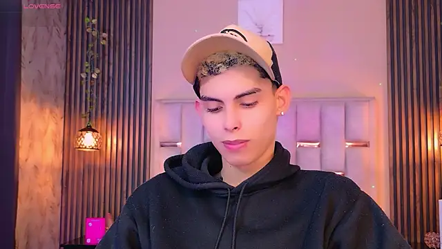 Room 69x online show from April 7, 9:16 pm