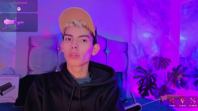 Room 69x online show from March 23, 12:38 pm