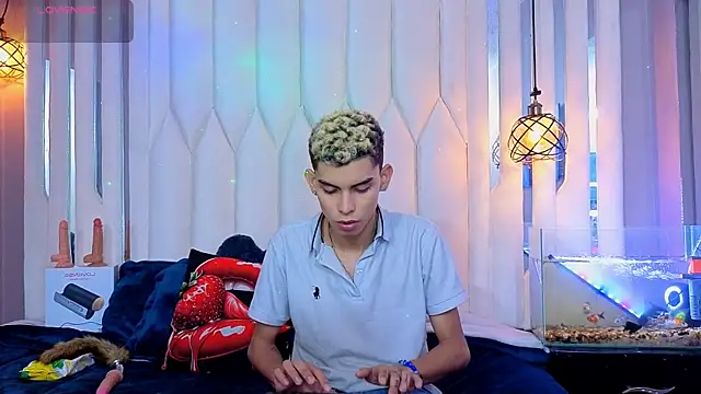 Room 69x online show from April 1, 2:36 pm