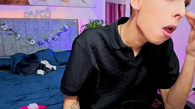 Room 69x online show from February 28, 4:39 pm