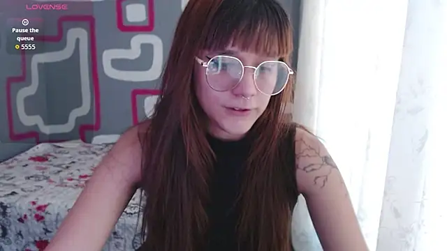 Snapshot of zara_erotik chatting on September 23, 11:39 am zara erotik online show from September 23, 11:39 am