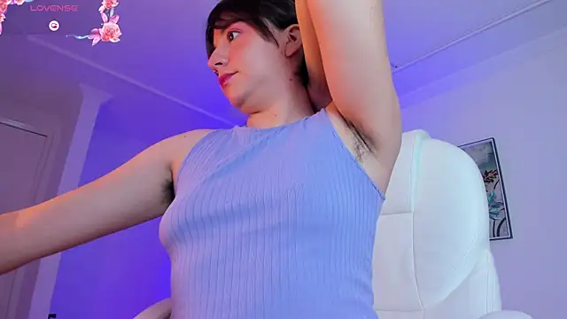 Manuela miller  online show from December 1, 9:15 pm