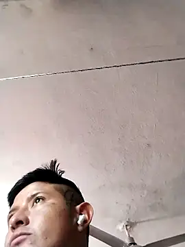 LiloWnn online show from December 14, 4:01 pm