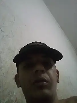 Snapshot of Ariihot chatting on March 27, 8:37 am Ariihot online show from March 27, 8:37 am