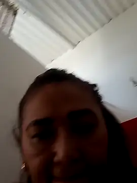 Snapshot of linda_luna29 chatting on November 2, 4:23 pm linda luna29 online show from November 2, 4:23 pm