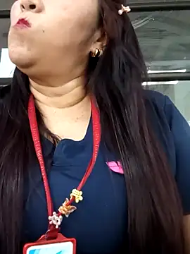 Snapshot of linda_luna29 chatting on December 17, 8:58 pm linda luna29 online show from December 17, 8:58 pm