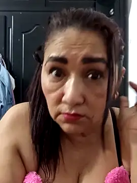 Snapshot of linda_luna29 chatting on October 18, 2:57 am linda luna29 online show from October 18, 2:57 am