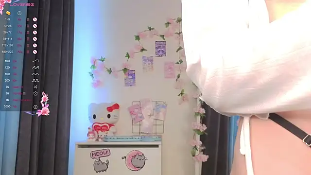 roxydolll online show from July 22, 9:55 am