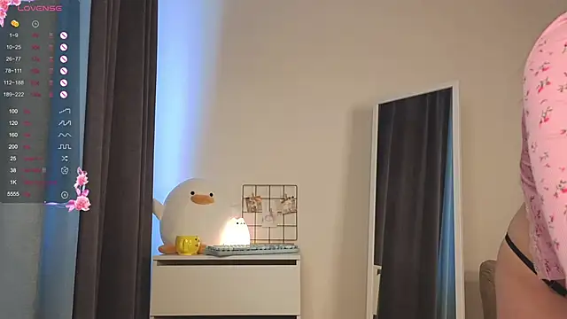 roxydolll online show from April 17, 2:03 am