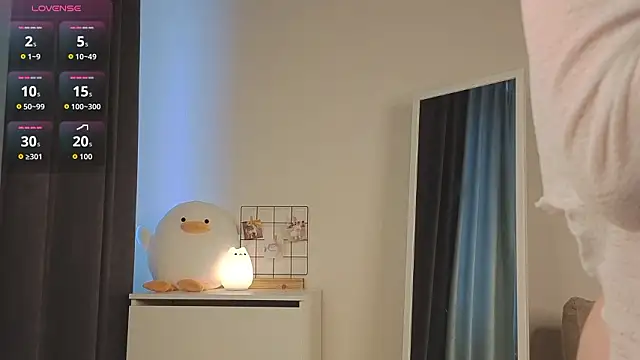 roxydolll online show from March 25, 2:01 am