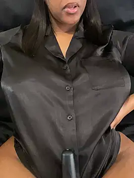 Snapshot of Sipsdoll chatting on July 7, 9:02 am Sipsdoll online show from July 7, 9:02 am