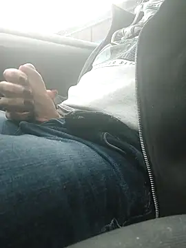 Snapshot of lynxman chatting on October 29, 12:48 pm lynxman online show from October 29, 12:48 pm