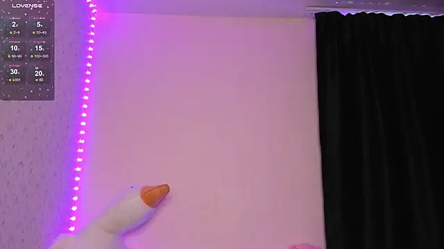 succubantra online show from November 14, 1:04 pm