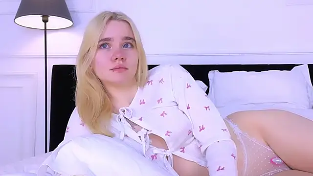 Snapshot of ANNABELLE_LU chatting on November 5, 2:25 am ANNABELLE LU online show from November 5, 2:25 am