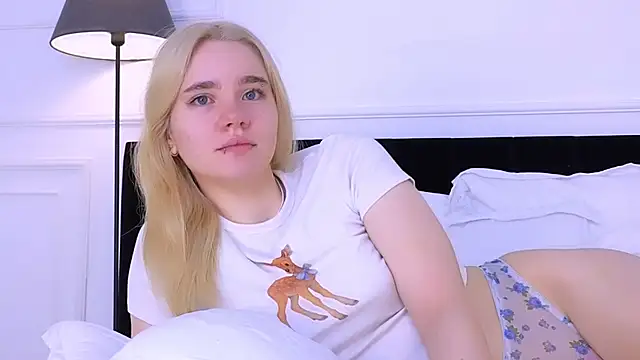 Snapshot of ANNABELLE_LU chatting on October 24, 2:21 am ANNABELLE LU online show from October 24, 2:21 am