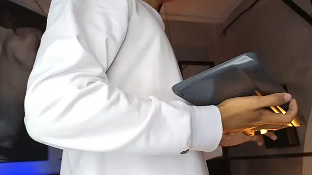 AlanCutee online show from March 3, 11:28 am