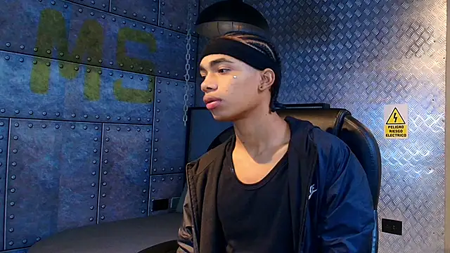 AlanCutee online show from October 18, 11:45 am