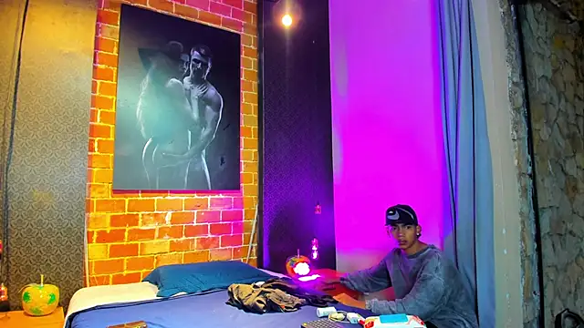 AlanCutee online show from February 5, 12:45 pm