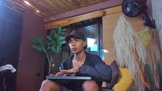 AlanCutee online show from December 3, 11:20 am