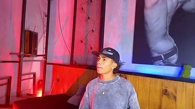 AlanCutee online show from March 2, 12:01 pm