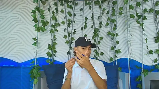 AlanCutee online show from May 30, 12:55 pm