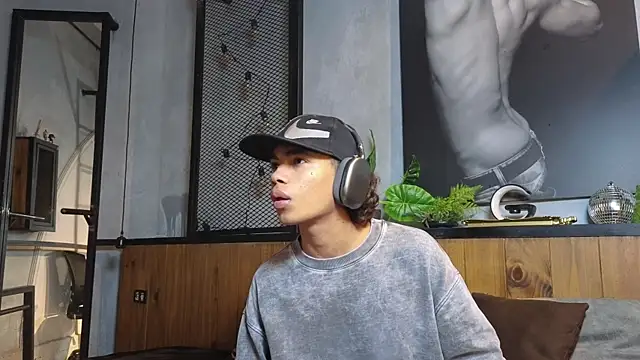 AlanCutee online show from April 28, 11:58 am