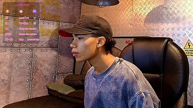 AlanCutee online show from September 17, 11:23 am