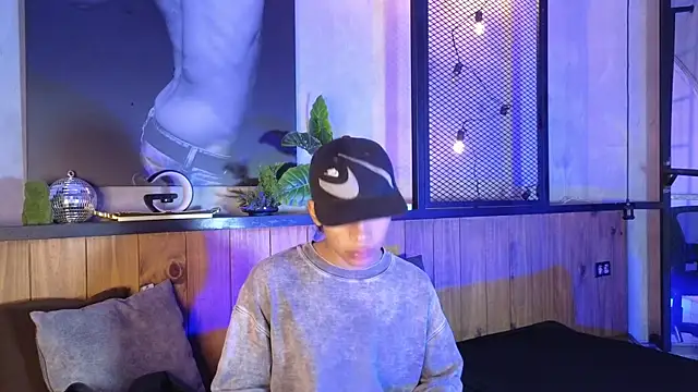 AlanCutee online show from April 15, 11:38 am