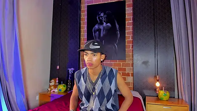 AlanCutee online show from April 19, 1:34 pm