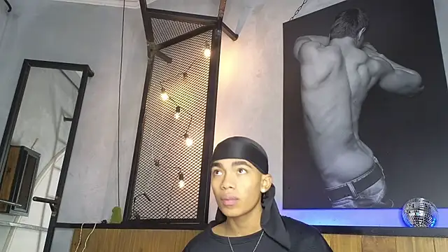 AlanCutee online show from February 25, 1:11 pm