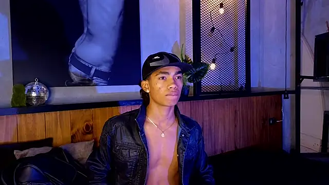 AlanCutee online show from April 8, 11:33 am