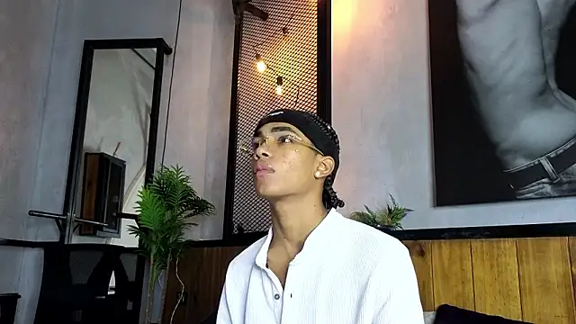 AlanCutee online show from March 8, 3:26 pm