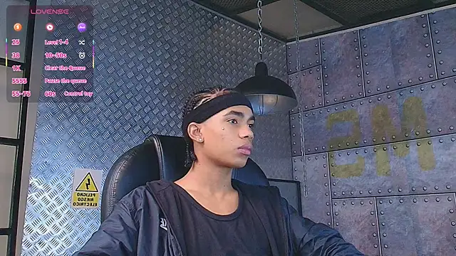 AlanCutee online show from October 4, 11:45 am