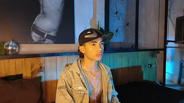 AlanCutee online show from April 7, 11:56 am