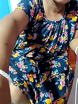 Cute-Swewty online show from October 15, 1:30 pm