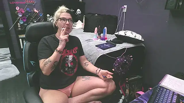 oddywithabody online show from February 24, 8:37 am